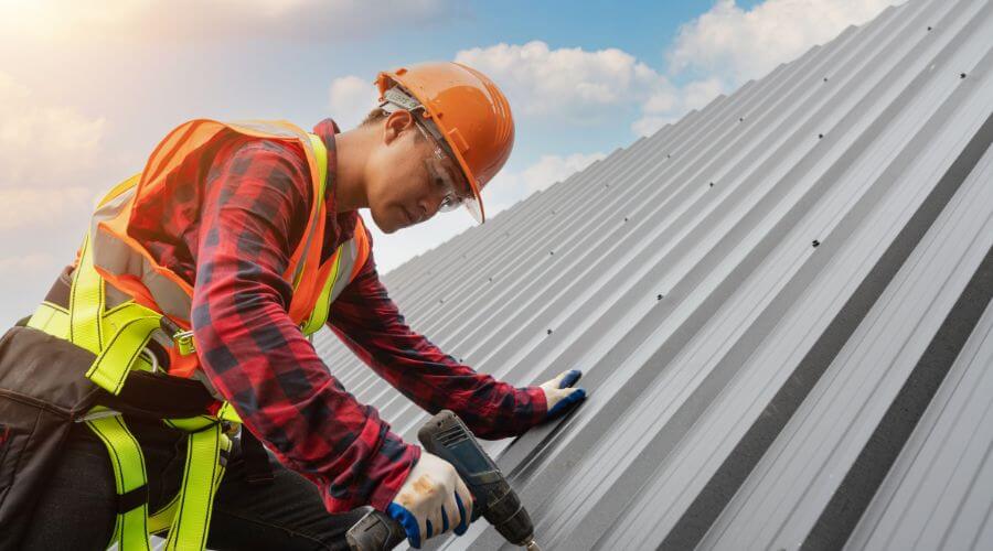 Professional gutter cleaning in Crivitz, WI